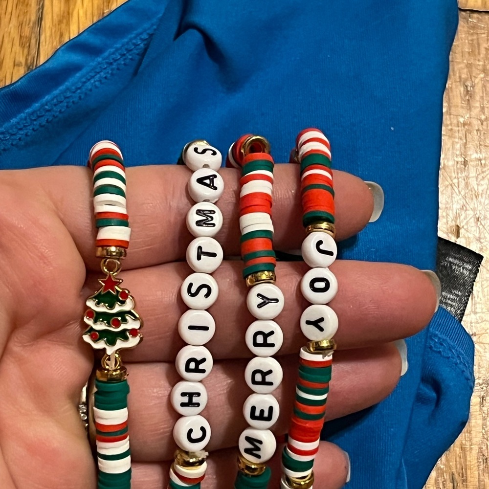 Festive Christmas Beaded Bracelet Set